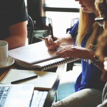 Online VS Traditional Dental Assisting Schools